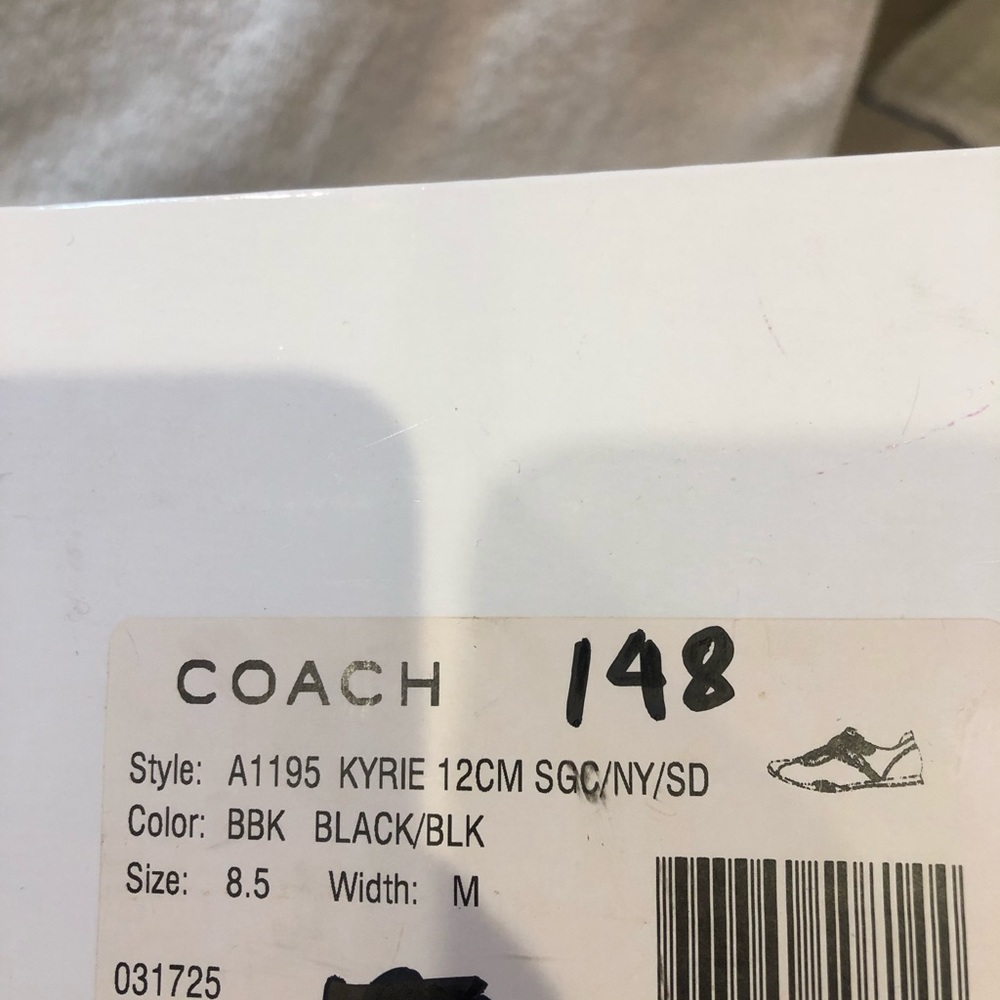 Vintage COACH Kyrie shoes.   Size 8.5. Super comfy - Picture 4 of 4